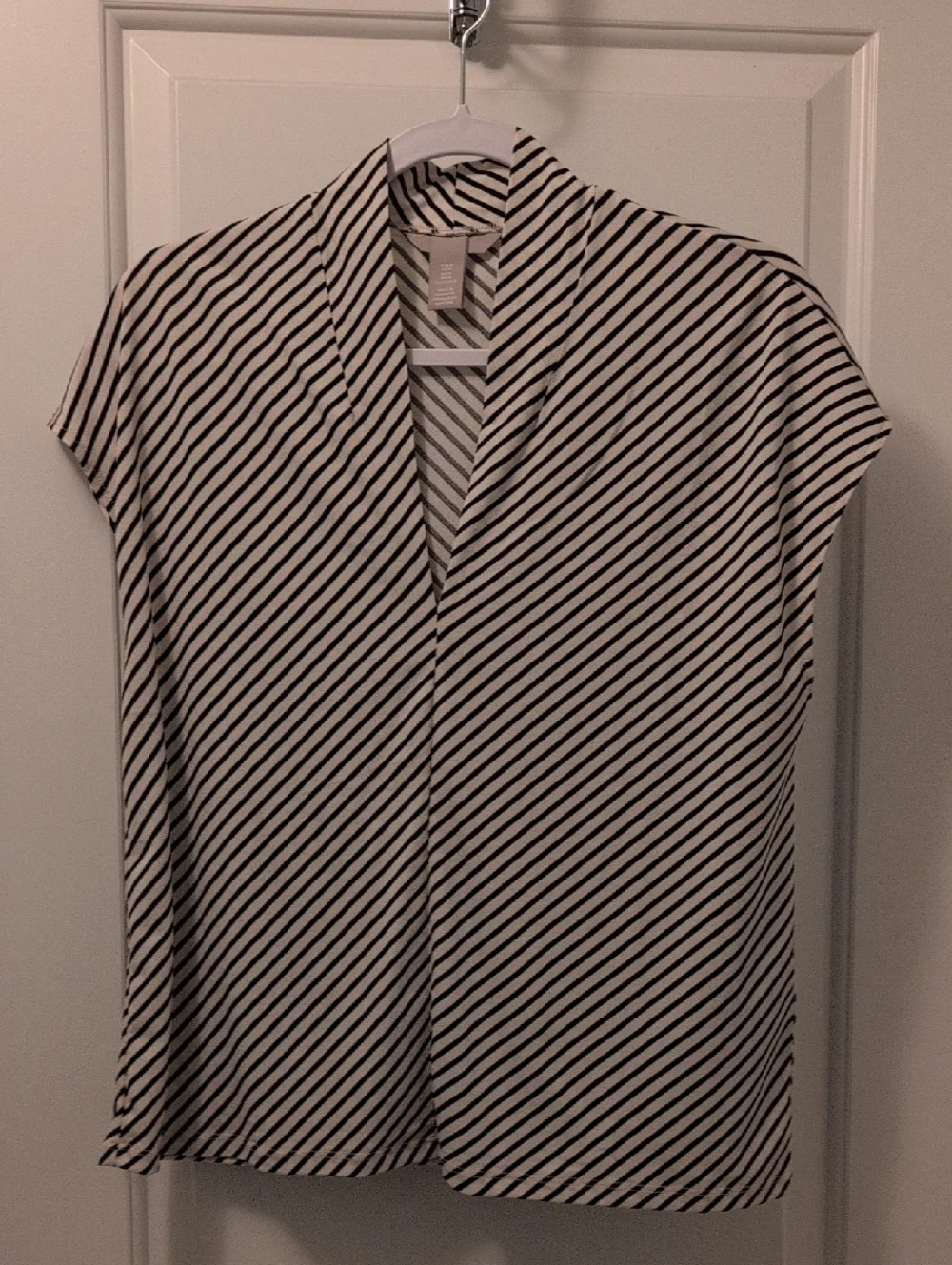 Striped Black and White Sleeveless Blouse - Picture 2 of 5